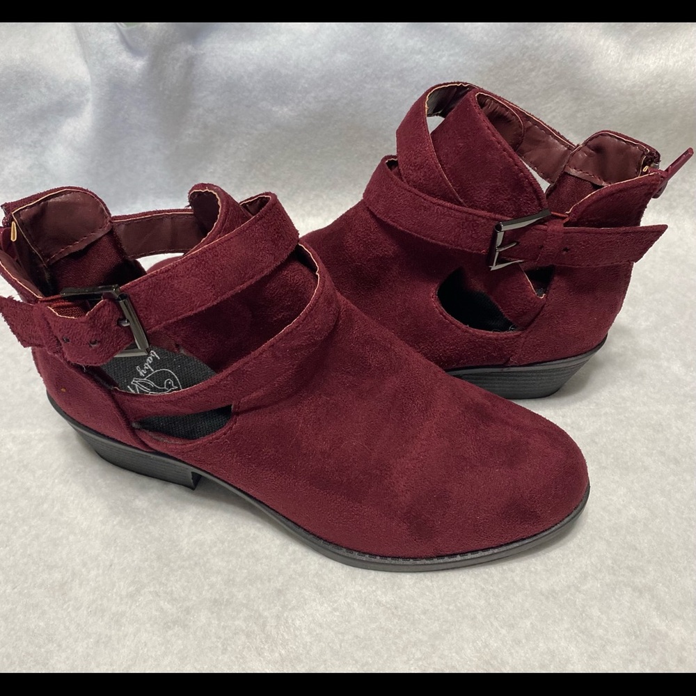 Baby Phat size 8M maroon (burgundy) ankle boots